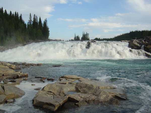 Laksfoss